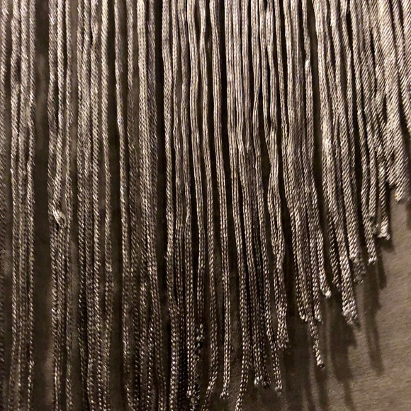 Black high low tank top with fringe detail - Picture 3 of 6